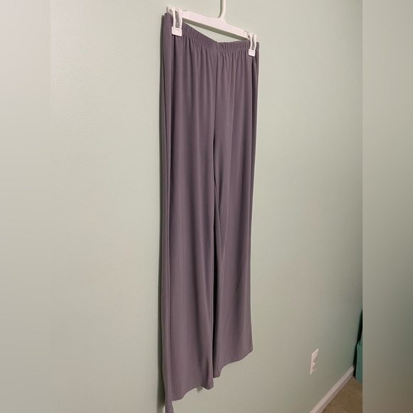 Anthony originals size M. in gray. Light and airy and ver comfy. Like new! - Picture 2 of 4